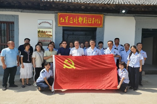 公司第八黨支部聯(lián)合西安市鄠邑區(qū)稅務(wù)局第三稅務(wù)所黨支部開展“追尋紅色記憶，踏尋紅色足跡”主題黨日活動(dòng)